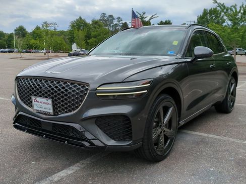 Used 2023 Genesis GV70 3.5T Sport w/ Sport Prestige Package AWD/4WD image 8