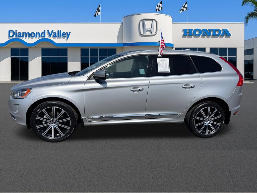 Used 2016 Volvo XC60 T5 Premier w/ Proximity Package FWD image 9
