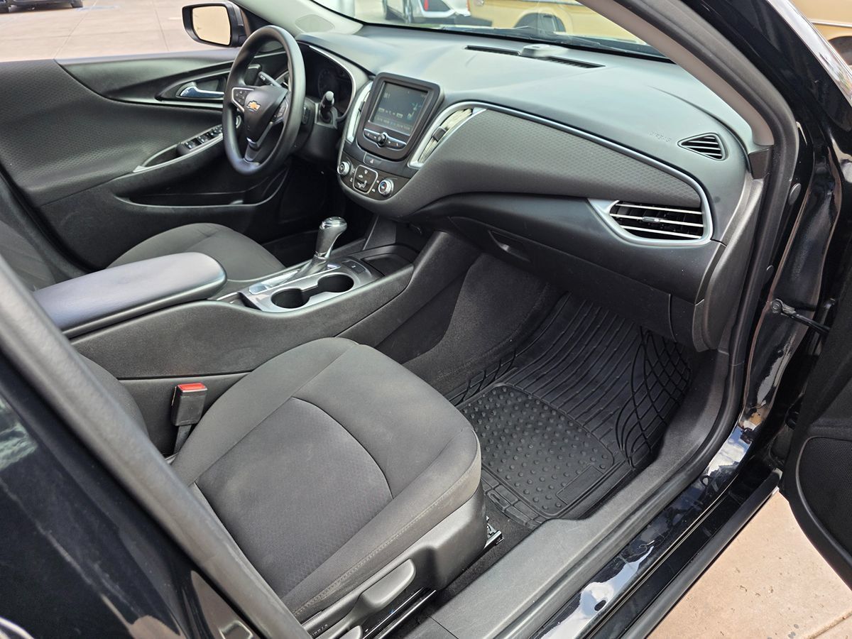 Used 2018 Chevrolet Malibu LS FWD image 16