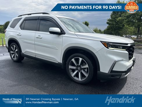 Used 2025 Honda Pilot Elite image 1