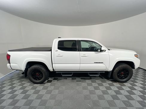 Used 2023 Toyota Tacoma SR5 AWD/4WD image 2
