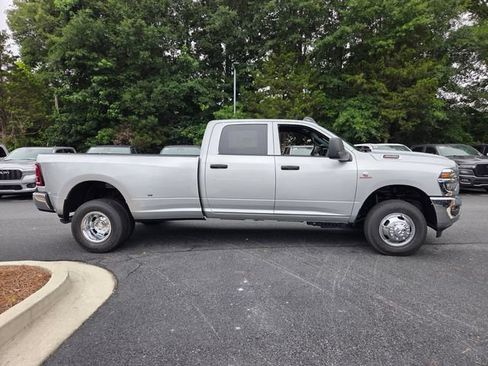 New 2026 RAM 3500 Tradesman AWD/4WD image 10