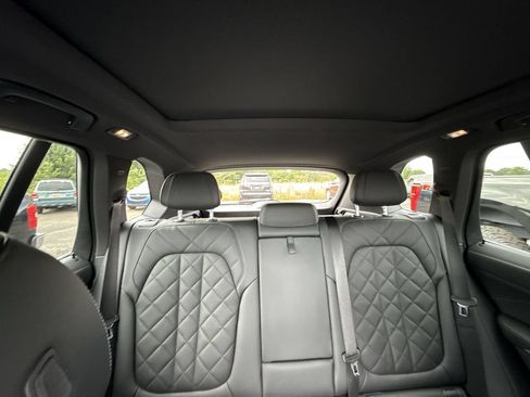 Used 2025 BMW X5 sDrive40i w/ M Sport Package RWD image 11