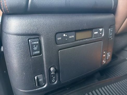 Used 2020 Nissan Armada Platinum w/ Platinum Reserve Package image 18