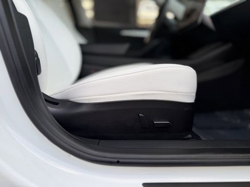 Used 2023 Tesla Model 3 Performance image 35