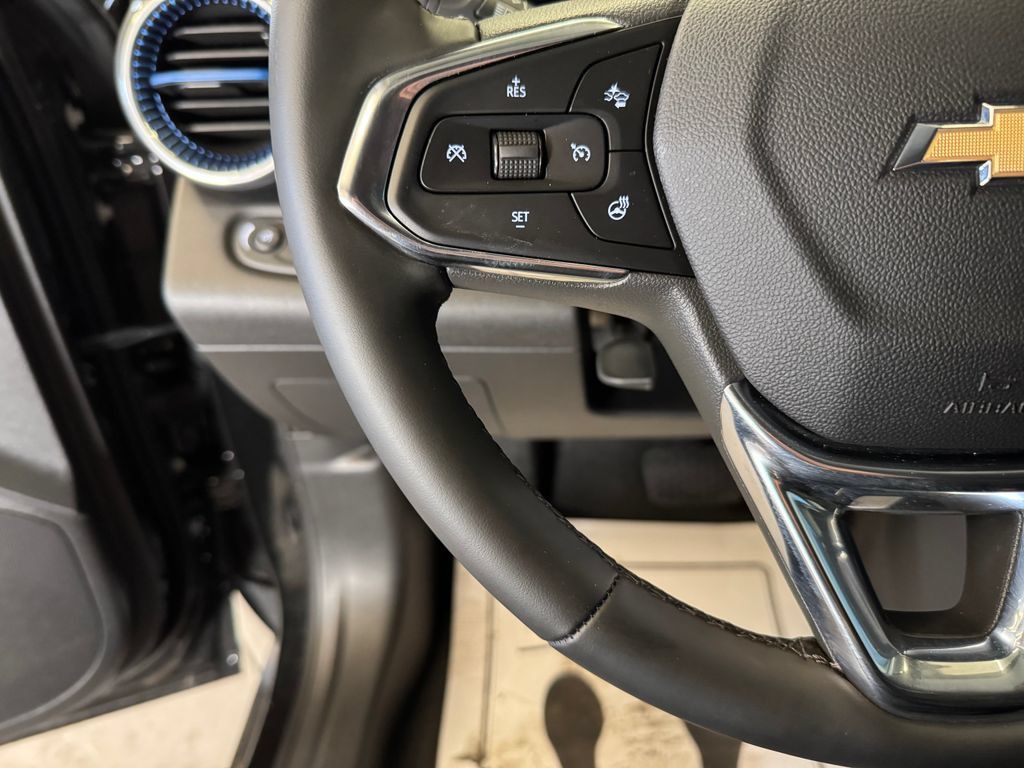 Used 2025 Chevrolet Trax LT w/ LT Convenience Package FWD image 10
