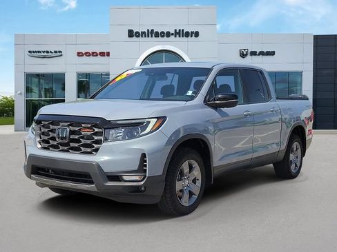 Used 2025 Honda Ridgeline TrailSport image 3