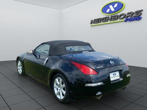 Used 2005 Nissan 350Z Touring RWD image 4