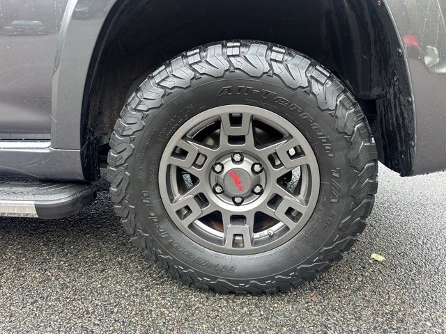 Used 2018 Toyota 4Runner Limited AWD/4WD image 15