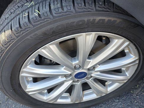 Used 2017 Ford Escape Titanium FWD image 9