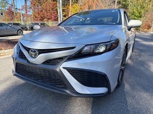 Used 2024 Toyota Camry SE image 2