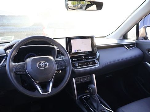 Used 2023 Toyota Corolla Cross XLE w/ Convenience Package AWD/4WD image 7