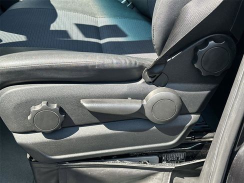 Used 2015 Mercedes-Benz Sprinter 2500 image 23