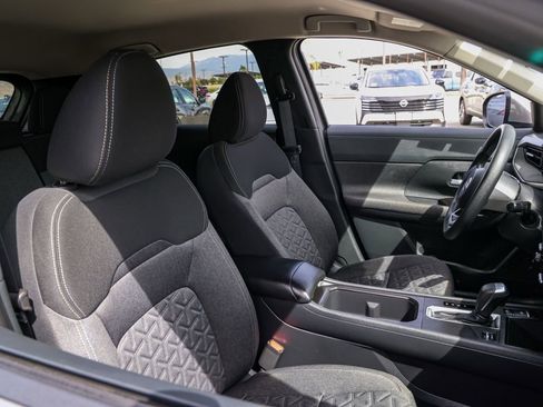 Used 2025 Nissan Kicks SV FWD image 21