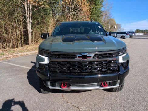 Used 2025 Chevrolet Silverado 1500 ZR2 w/ Technology Package image 2