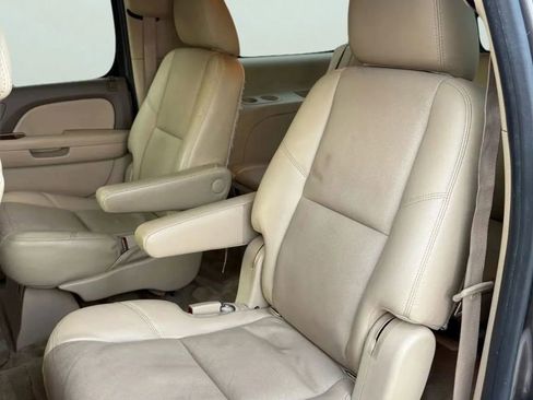 Used 2011 Chevrolet Suburban LTZ image 31