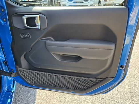 New 2026 Jeep Wrangler Sport S AWD/4WD image 19