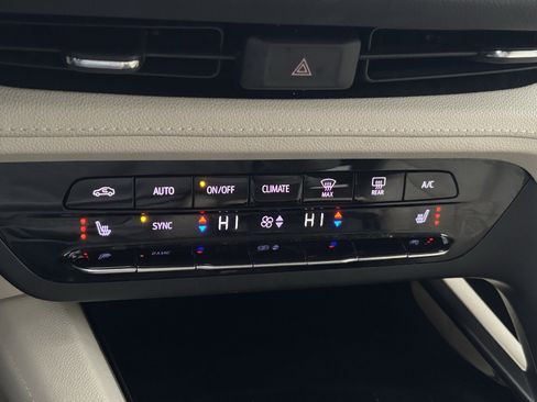 Used 2021 Buick Envision Essence image 21