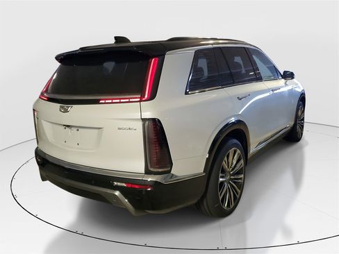 New 2026 Cadillac Vistiq Premium Luxury w/ LPO, Floor Liner Package image 3