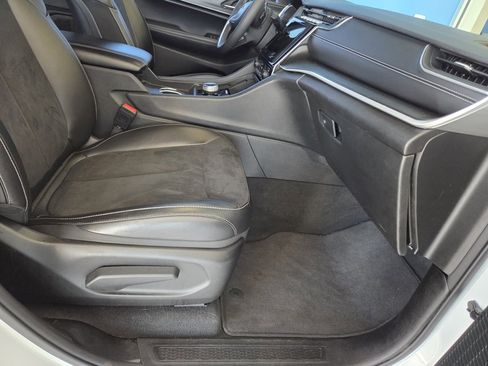 Used 2023 Jeep Grand Cherokee L Laredo image 22