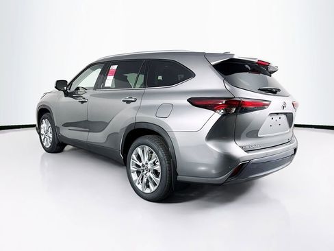 New 2026 Toyota Highlander Limited image 6