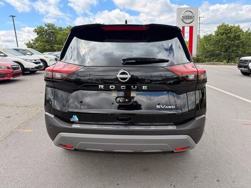 Certified 2023 Nissan Rogue SV w/ SV Premium B Package AWD/4WD image 6