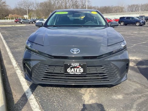 Used 2025 Toyota Camry LE image 1