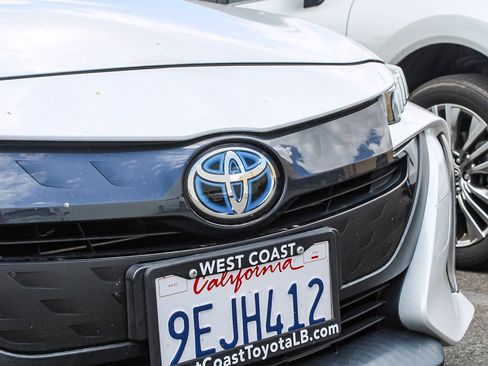 Used 2022 Toyota Prius Prime XLE FWD image 7