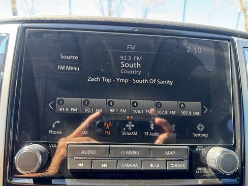 Used 2021 Nissan Titan SV w/ SV Convenience Package image 11