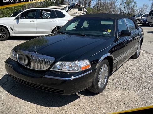 Used 2008 Lincoln Town Car Signature Limited RWD image 1