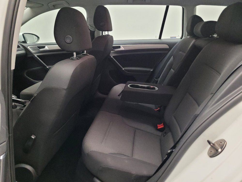 Used 2017 Volkswagen Golf S FWD image 18