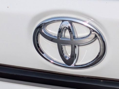 Used 2024 Toyota Corolla LE image 24