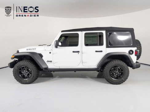 Used 2024 Jeep Wrangler S AWD/4WD image 2
