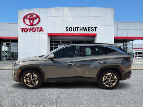 Used 2025 Hyundai Tucson SEL FWD image 3