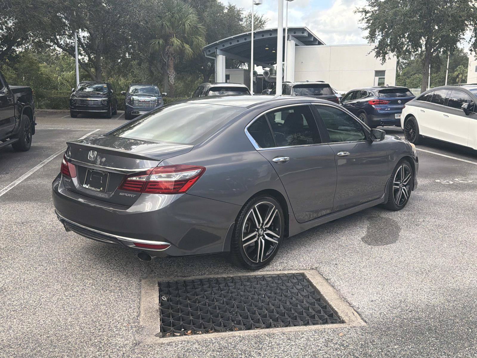 Used 2017 Honda Accord Sport image 3