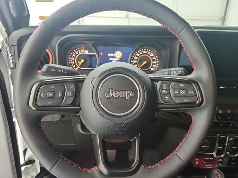 Used 2024 Jeep Gladiator Rubicon w/ Convenience Group AWD/4WD image 25