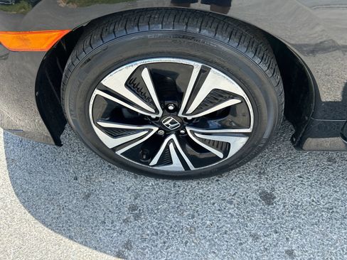 Used 2018 Honda Civic EX-L image 5