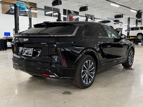 Certified 2024 Cadillac Lyriq Sport RWD image 9