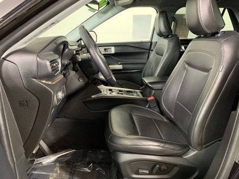 Used 2022 Ford Explorer Limited w/ Class IV Trailer Tow Package AWD/4WD image 13