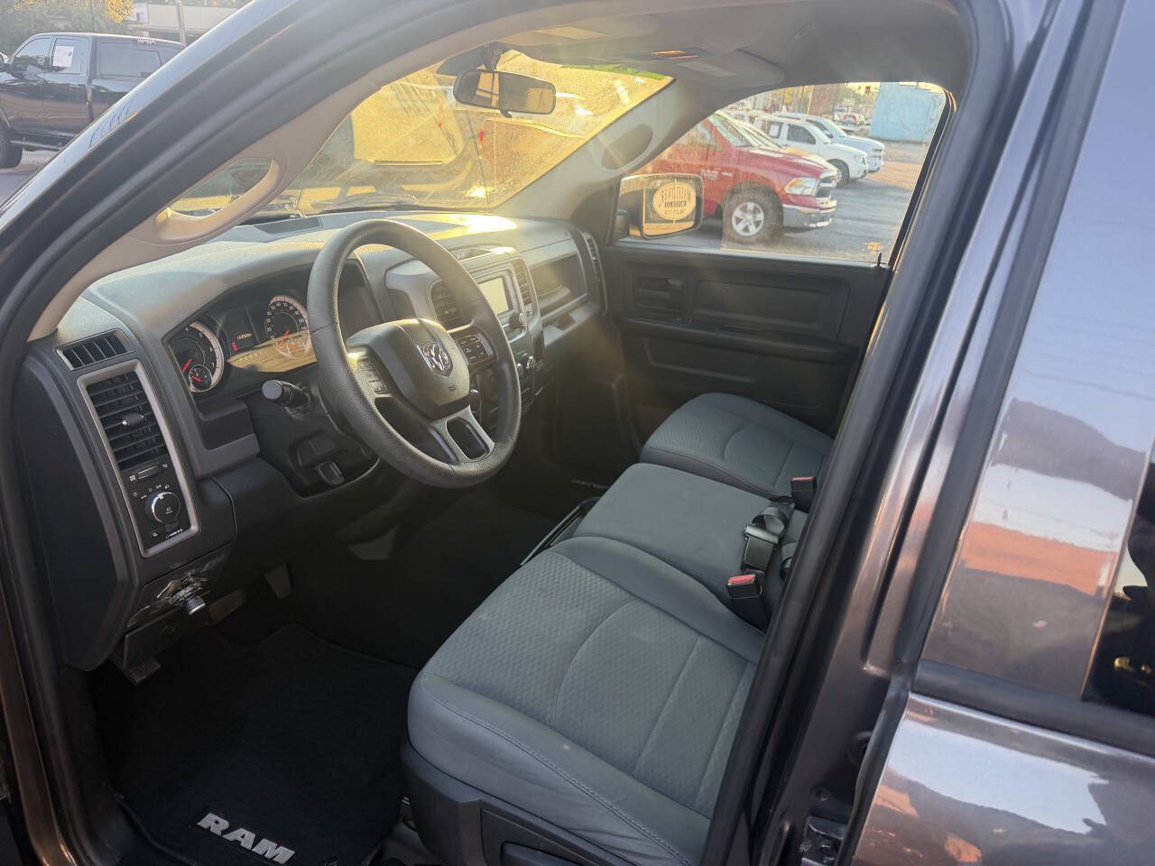 Used 2018 RAM 1500 Express w/ Express Value Package AWD/4WD image 11