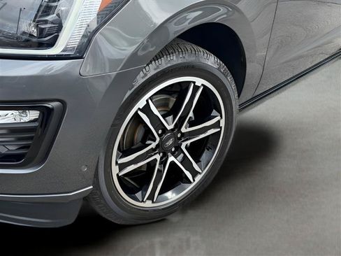 Used 2019 Ford Expedition Limited w/ Equipment Group 303A RWD image 3