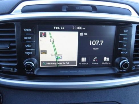 Used 2019 Kia Sorento SX image 10