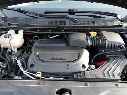 Used 2020 Chrysler Pacifica Limited w/ Advanced Safetytec Group image 32