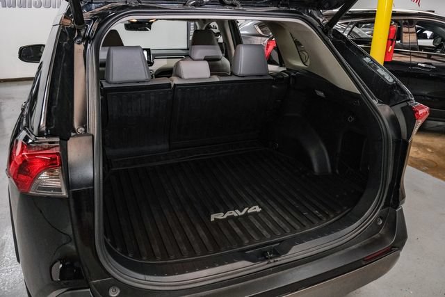 Used 2020 Toyota RAV4 Limited AWD/4WD image 50