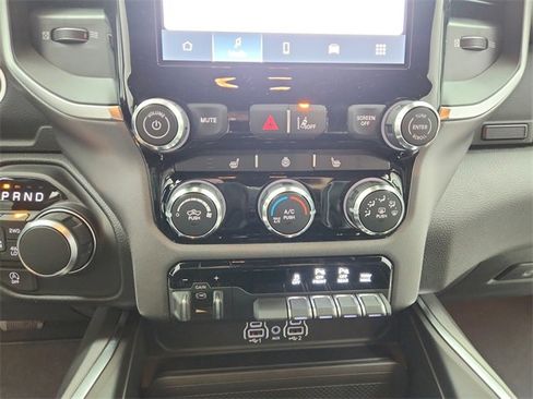 New 2026 RAM 1500 4x4 Crew Cab image 28