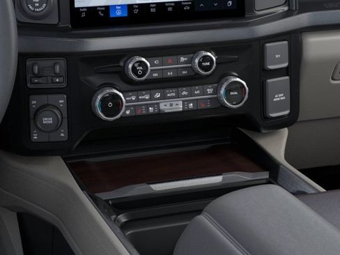 New 2026 Ford F250 Platinum w/ Platinum Plus Package AWD/4WD image 15