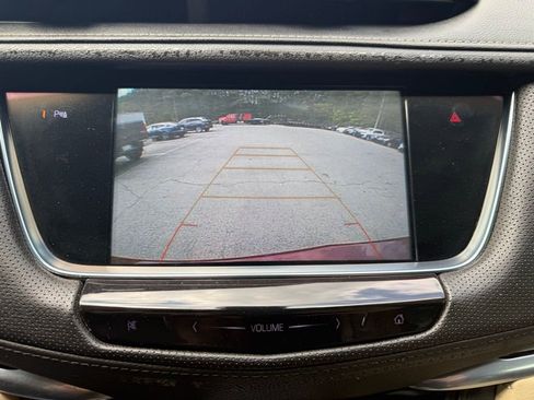 Used 2018 Cadillac XT5 Luxury w/ Driver Awareness Package FWD image 12