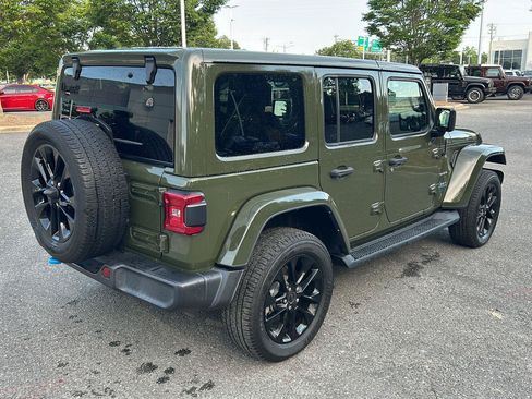 Used 2023 Jeep Wrangler Unlimited Sahara w/ Cold Weather Group AWD/4WD image 5
