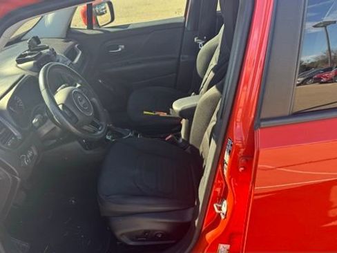 Used 2017 Jeep Renegade Altitude image 13