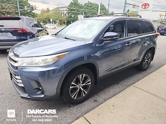 Used 2019 Toyota Highlander LE AWD/4WD video 1